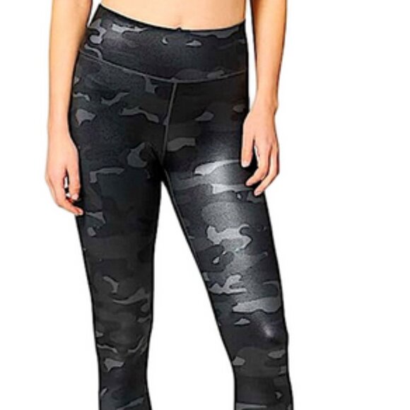 The NIKE One Women's Dri Fit Mid Rise Tight Camo Leggings  And  Bra - Picture 6 of 9